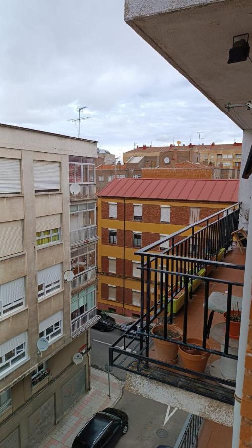 Moderno Apartamento Cerca Del Centro En 레온 외부 사진